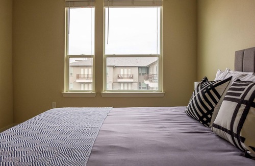 Fort Worth Cultural District Apartment | FRONTDESK West 7th District Apts Fort Worth
