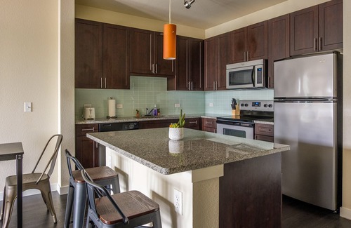 Fort Worth Cultural District Apartment | FRONTDESK West 7th District Apts Fort Worth