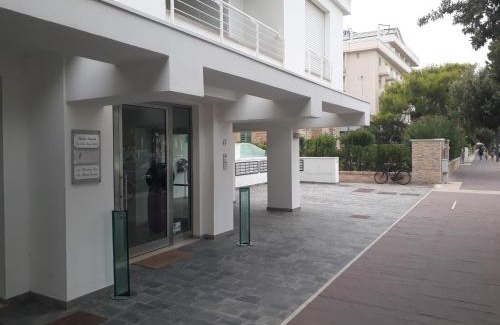 Giulianova Apartment | FRONTE MARE-CENTRALE-Riviera Palace-Giulianova-Apartment-affitti solo da Sabato a Sabato