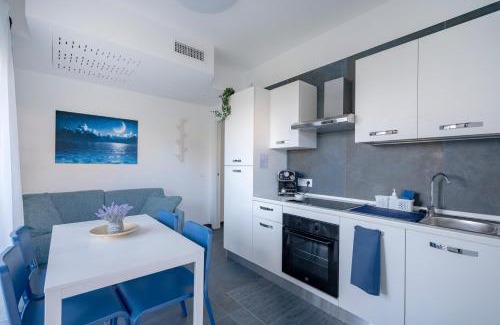 Monopoli Apartment | FronteMare Apartment - 5 MinWalk from the beach & Terrace
