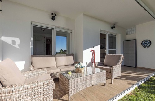 Calahonda Apartment | Frontline Beach 2 Bed Mi Capricho Apt, Private Garden with Sea Views