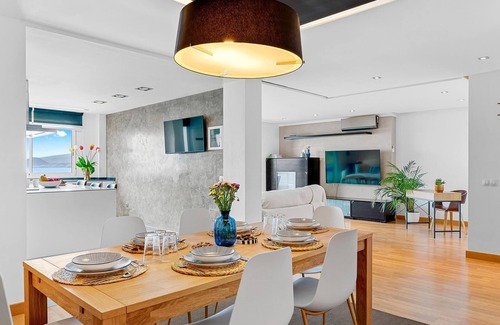 Radazul Apartment | Frontline Beach Apartment with Terrace