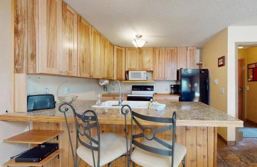Fraser Apartment | Frosty Peak Perch