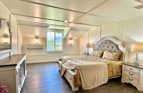 Bluffdale Villa | Fruit Orchard, Double Pickleball Courts, Spa, Mountain Views!