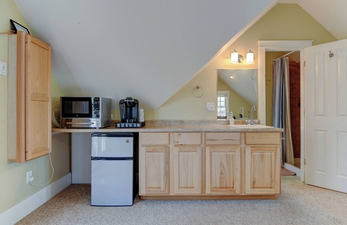 Fort Collins Apartment | Ft Collins Tree Top Loft in Center of Old Town