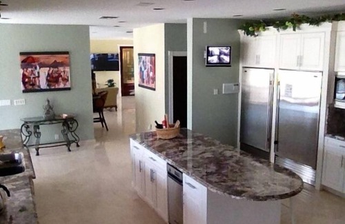 Bermuda Riviera House | Ft Lauderdale/Walk to the Beach, 3/3.5/Pool rm bd Casa by the Sea