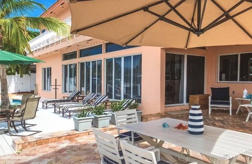 Bermuda Riviera House | Ft Lauderdale/Walk to the Beach, 3/3.5/Pool rm bd Casa by the Sea