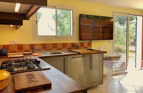 Saint-Hippolyte-le-Graveyron Villa | Fully air conditioned and renovated, Breathtaking view, Infinity pool