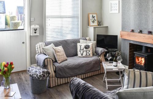 Sea Palling House | Fuchsia Cottage