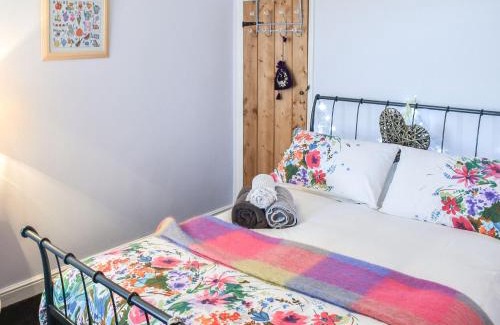 Sea Palling House | Fuchsia Cottage
