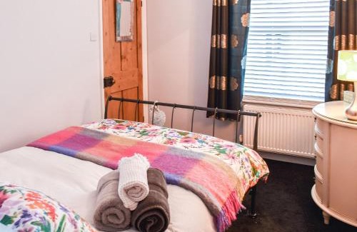 Sea Palling House | Fuchsia Cottage