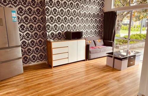 Hamilton House | Fuchsia Lodge