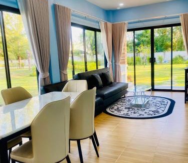 Tha Sala House | Fueng Fah Villa Sea Views