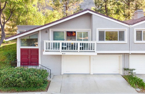 Oak Park House | Full 2Bd/2Ba Home in Oak Park w/Garage and more