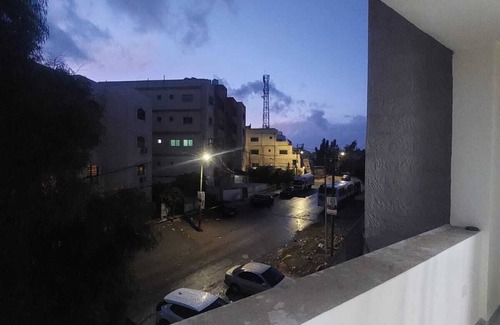 Suwailih Apartment | Full apartment in strategic area with all services: shops, markets, bus stop.