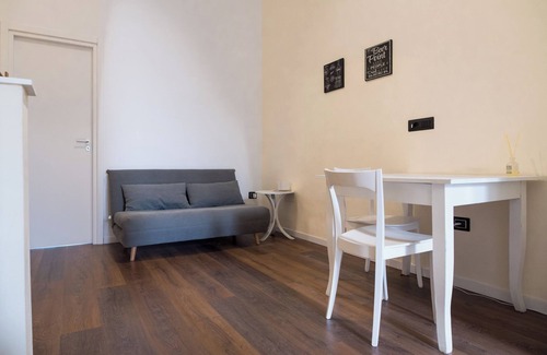 Naples City Centre Apartment | Full apartment with 3 bedrooms - 3 en suite bathrooms + kitchen and living room