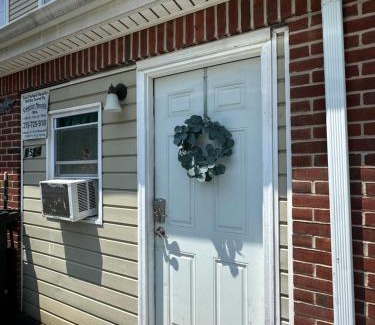 North Philadelphia West Apartment | Full bed studio near Temple and Center city Philadelphia