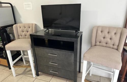 North Philadelphia West Apartment | Full bed studio near Temple and Center city Philadelphia