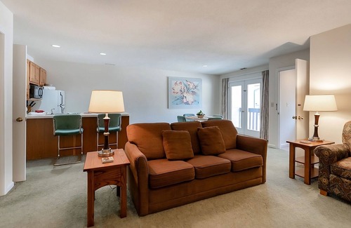 French Lick Villa | Full Comfort in French Lick | Three Villas w/Kitchen & Indoor Pool