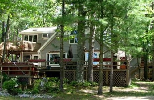 Mayfield Apartment | Full Kitchen - Kayaks - outdoor Jacuzzi - on Lake Dubbonet- near Traverse City