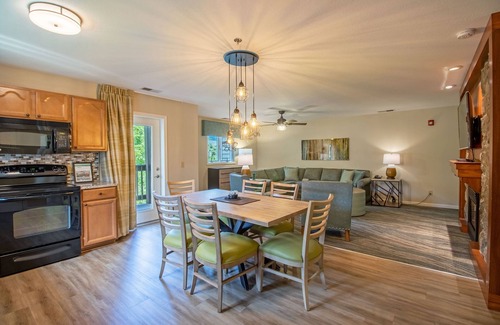 McGaheysville Condo | Full Kitchen, Mountain Views, Resort access!