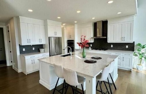 Southwest Calgary House | Full Modern Luxury House