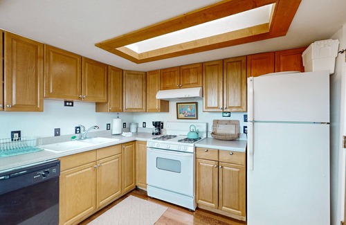 Lake Montezuma House | Full property with large deck, mountain views, & amazing sunsets