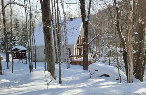 Piedmont House | Full season ski-in, ski-out retreat in the Laurentians
