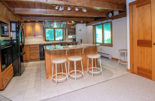 Ludlow House | Full Ski Season Home -3 BR -2 BA - Nov to Apr. www.tysonbarn.com