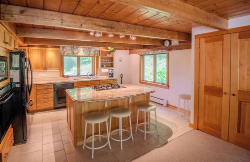 Ludlow House | Full Ski Season Home -3 BR -2 BA - Nov to Apr. www.tysonbarn.com