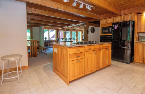 Ludlow House | Full Ski Season Home -3 BR -2 BA - Nov to Apr. www.tysonbarn.com