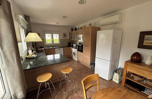 Calonge Villa | Fully Air Conditioned 4 double Bedroom Family Villa with Swimming Pool/Gardens