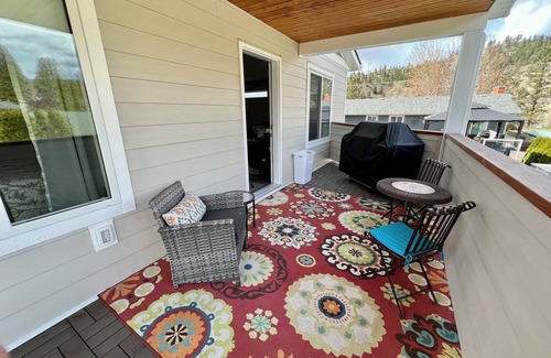 Okanagan-Similkameen House | Fully appointed 2 bedroom carriage house in beautiful Penticton! Winter Rates!