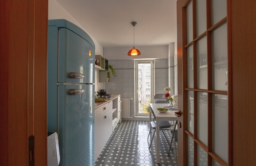 Bucharest Apartment | Fully equipped kitchen, 3 rooms & 2 bathrooms, perfect for 4 pax