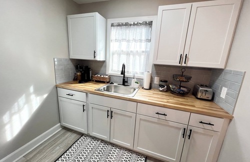 Wichita House | Fully Fenced Yard W/Basement Bedroom - Sleeps 7!