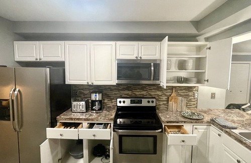 University Heights House | Fully furnished accommodate 7+ people. Great location