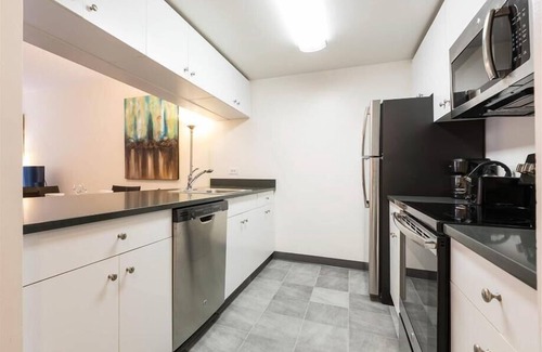 Hoboken Apartment | Fully Furnished 1BR | Kitchen & Free WiFi | Mins from NYC