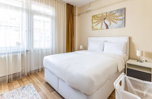 Rasimpasa Apartment | Fully Furnished and Spacious Flat in Kadikoy