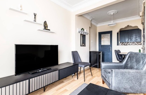 Rasimpasa Apartment | Fully Furnished and Spacious Flat in Kadikoy