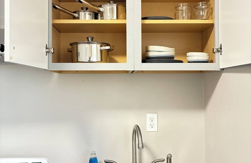 North Aurora Apartment | Fully Furnished Cozy 1 Bedroom Unit