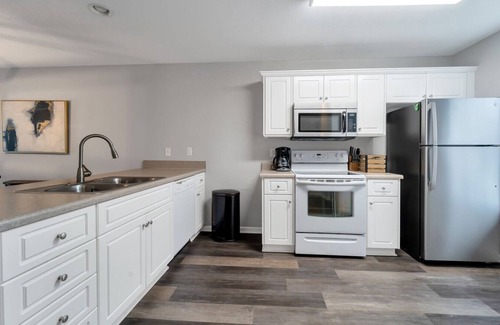 Martinez House | Fully Furnished Gated Townhouse - 1016 Micah Tr