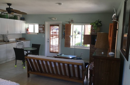 Marathon Apartment | Fully furnished studio, 50 yards from ocean, shared pool, fishing-jetty