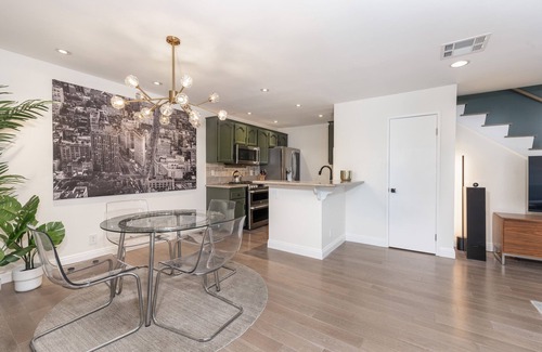 Melrose House | Fully Furnished Modern 3-Story Condo in WeHo: Perfect for Execs and Creatives