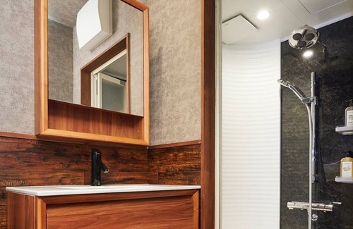 Ashinoyu House | Fully private villa to enjoy private time in an art space / Ashigarashimogun Kanagawa