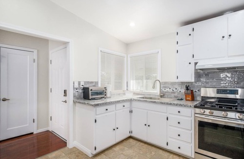 Fresno House | Fully Refurbished Home for up to 9 Visitors
