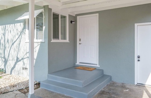 Fresno House | Fully Refurbished Home for up to 9 Visitors