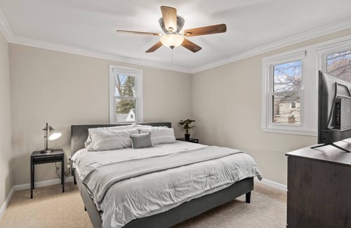 Brighton House | Fully Remodeled 4BR Home