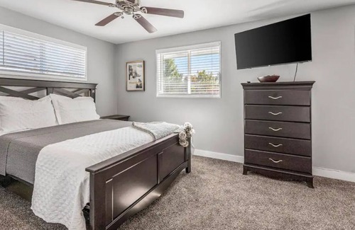 South Westminster House | Fully Remodeled 4BR Home, with GAME RM, Sleeps10