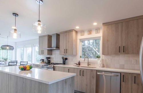 Manzanita House | Fully remodeled, high end touches, new multi-level decks with hot tub!