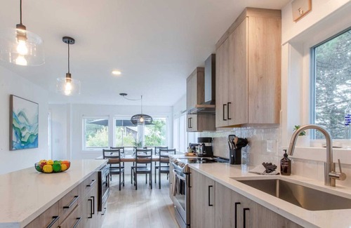 Manzanita House | Fully remodeled, high end touches, new multi-level decks with hot tub!